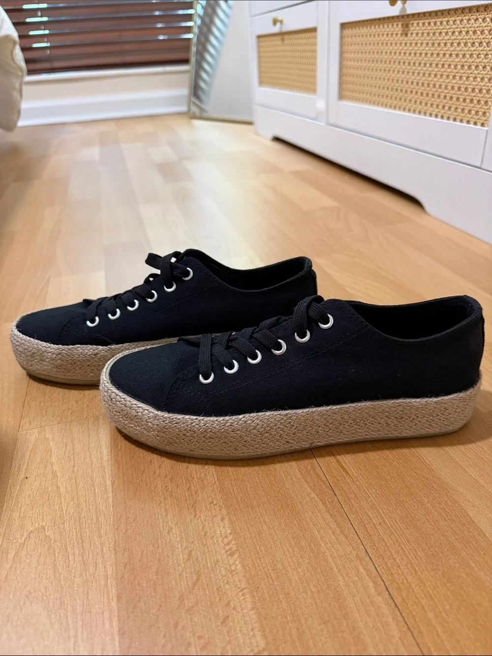 N/A women’s black